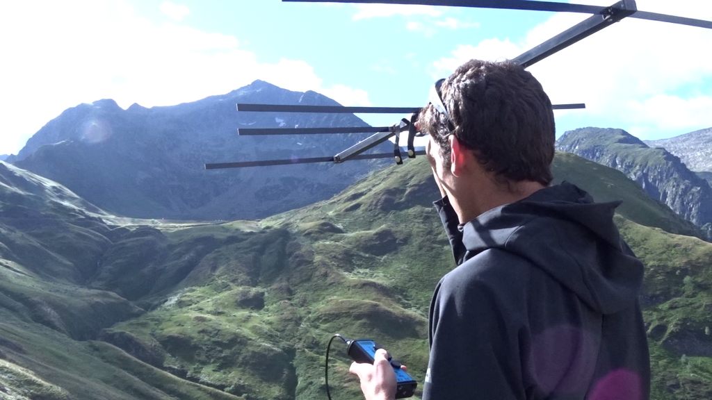 Suivez les techniciens en montagne
